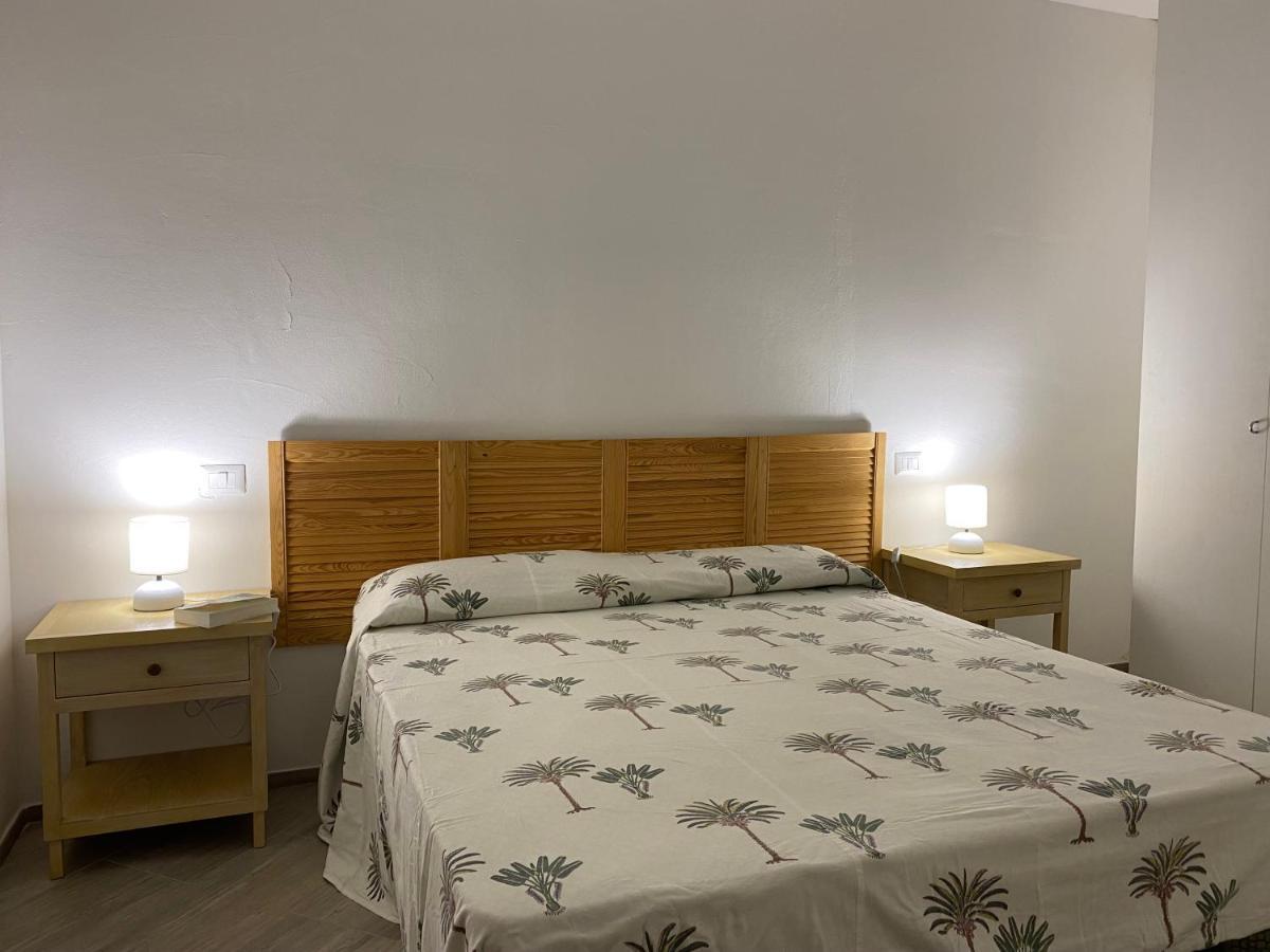 Casa Vacanza Malcusa San Pantaleo Eksteriør billede