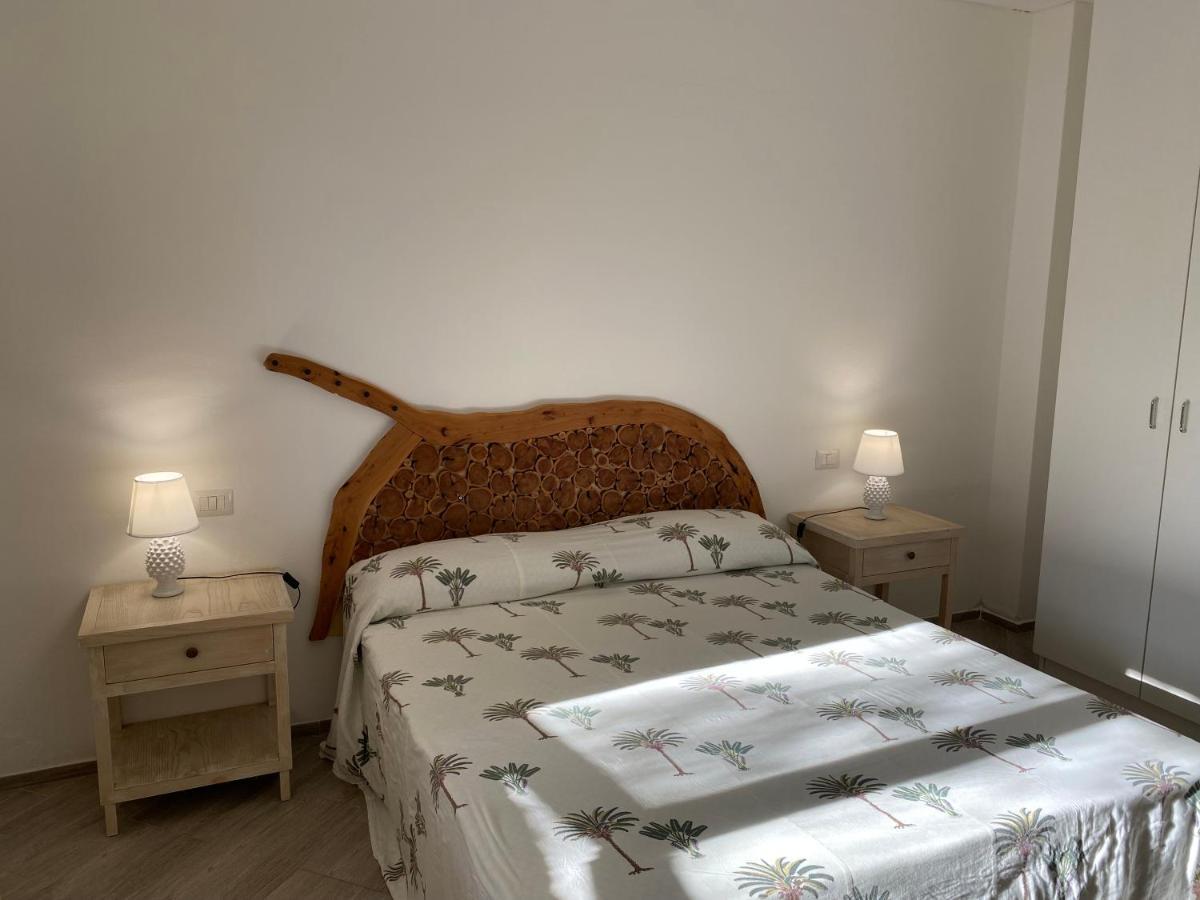 Casa Vacanza Malcusa San Pantaleo Eksteriør billede